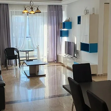 Luxury 3 Bed Boutique Mamaia Central Aparment