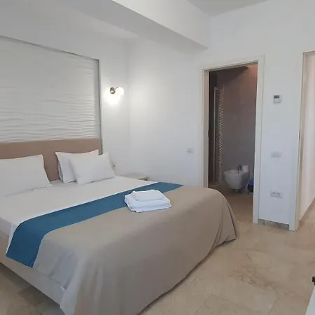 Luxury 3 Bed Boutique Mamaia Central Aparment *